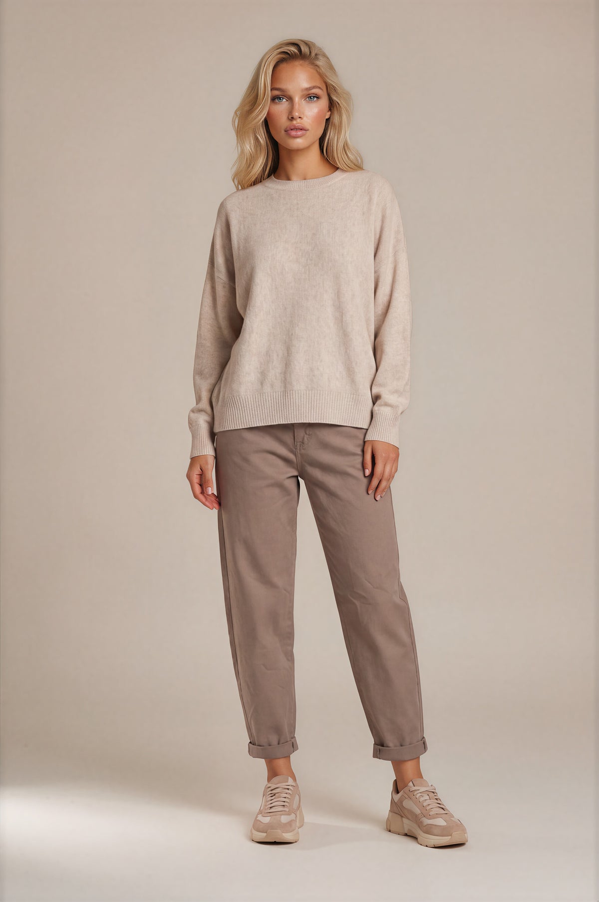 Feinstrickpullover mit Rundhalsausschnitt