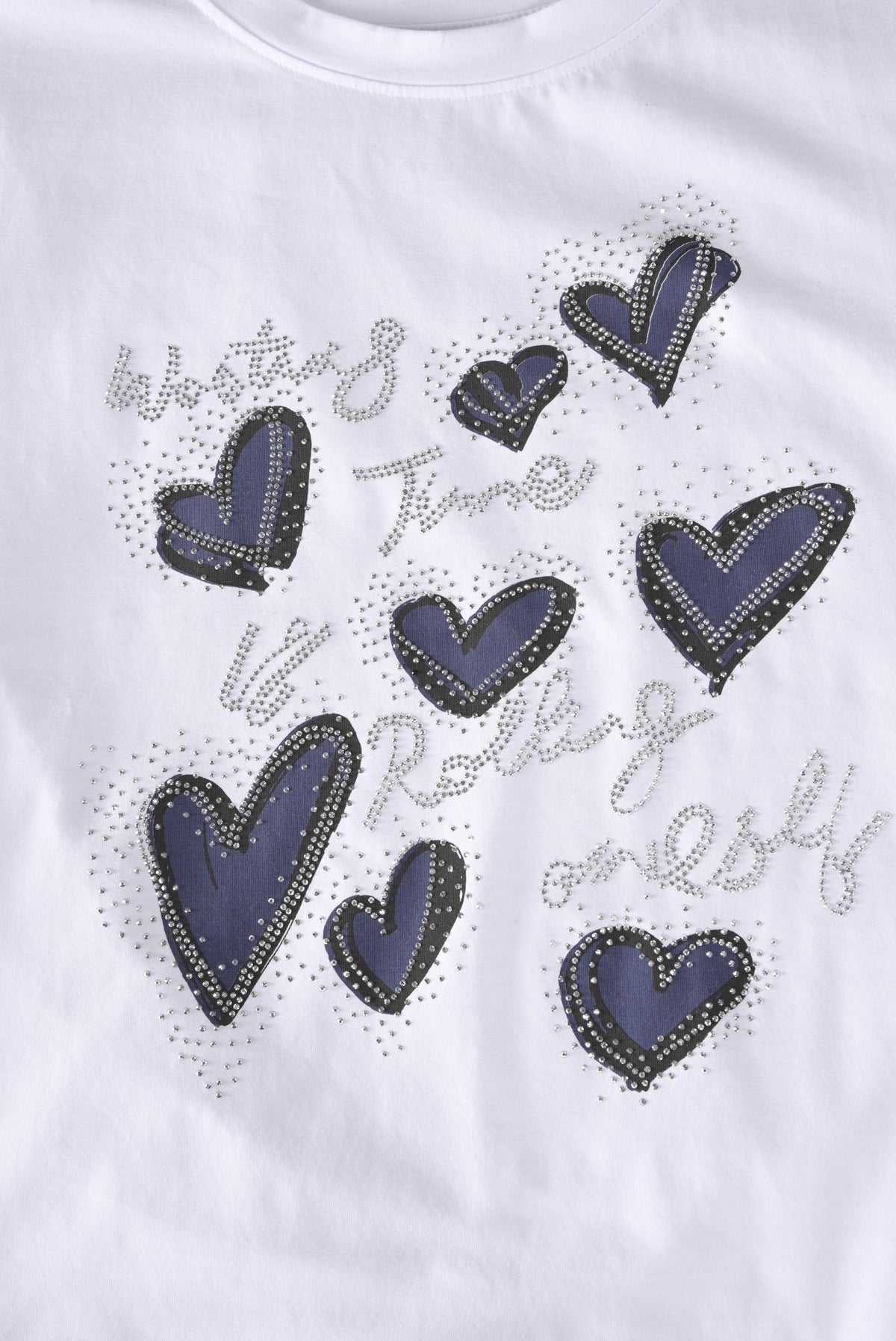 T-Shirt mit Herz-Print & Strassdetails