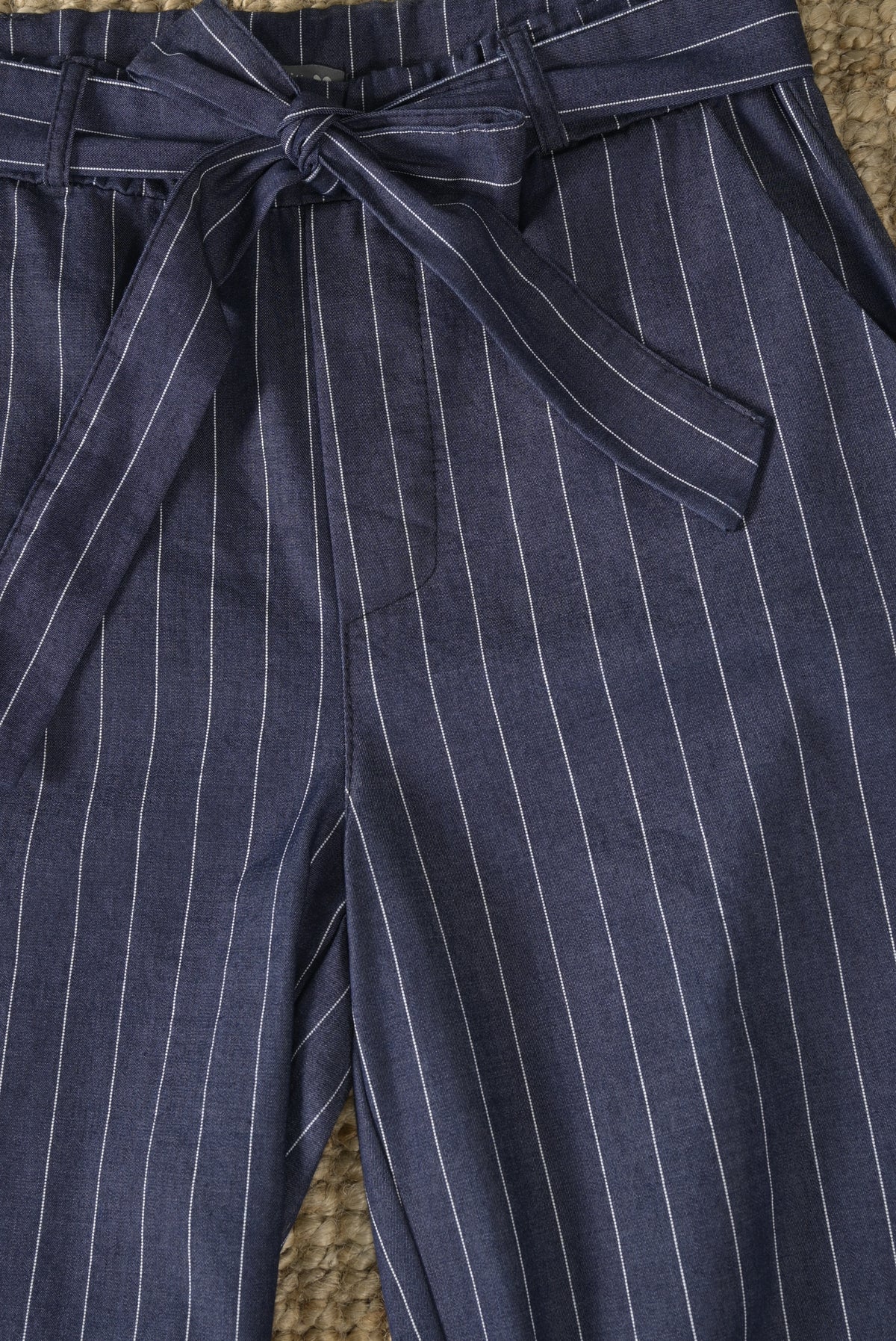 Elegante Culotte-Hose mit Nadelstreifen