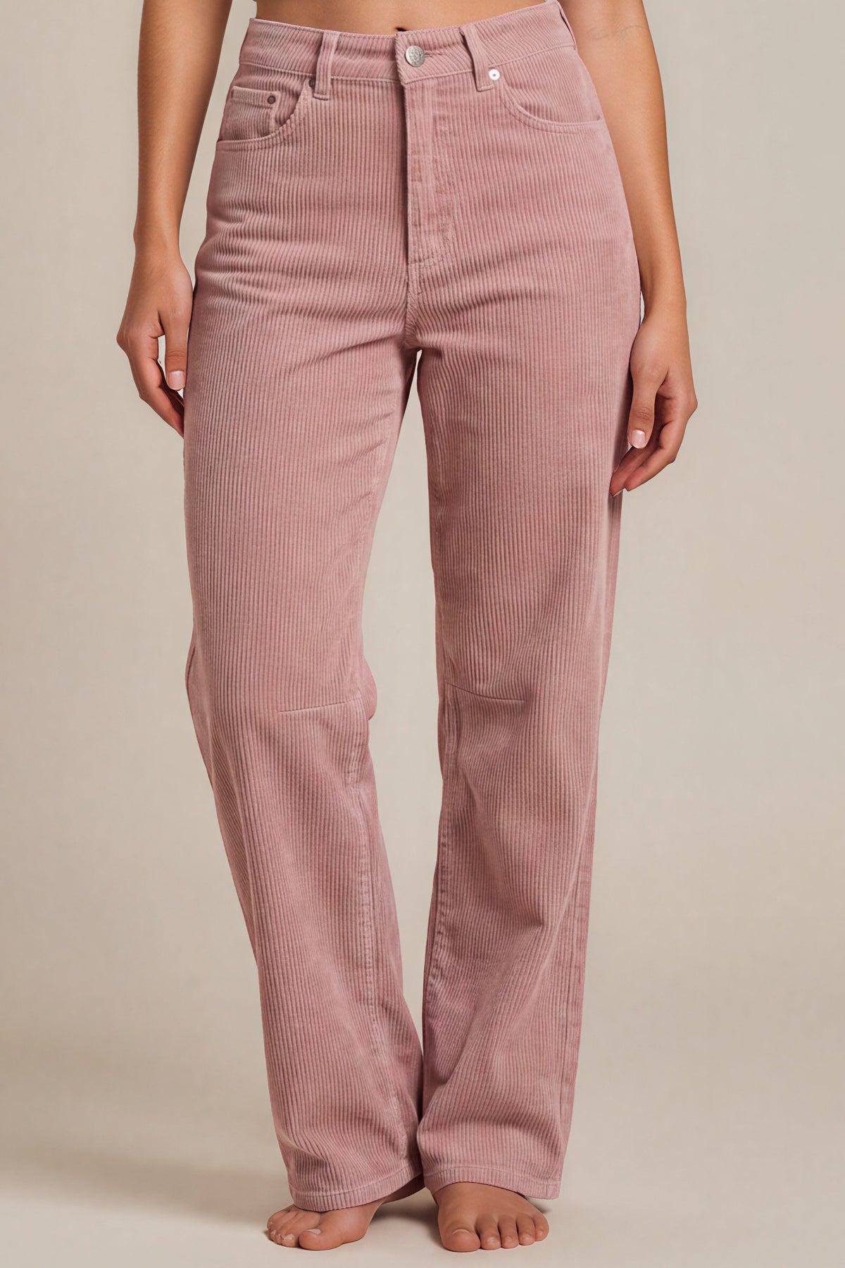 Weite Cordhose mit geradem Bein